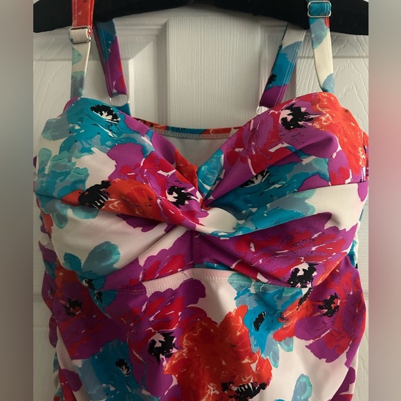 Mazu Swim Floral Plus Size (14) Tankini Top only Padded tata Support Cinched - Picture 2 of 10